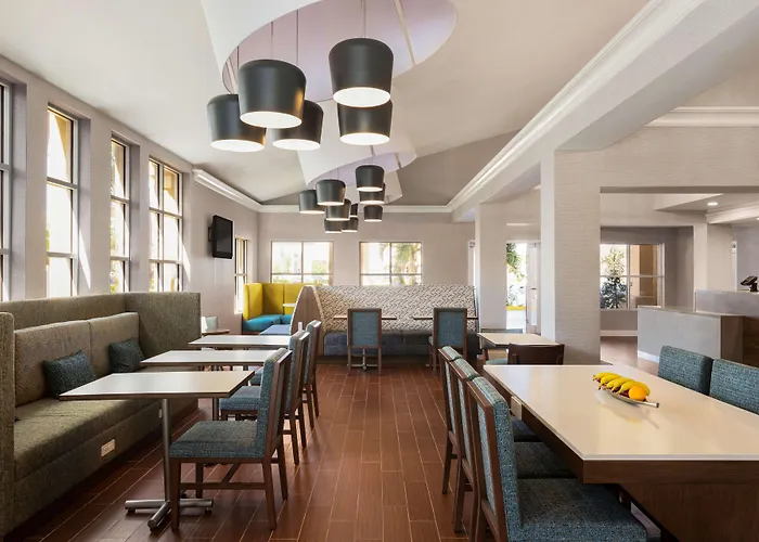 Hampton Inn & Suites Fort Lauderdale Airport