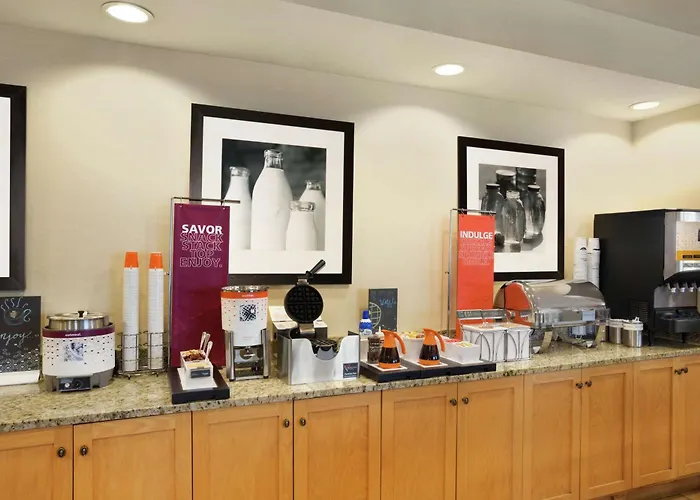 Hampton Inn Shawnee