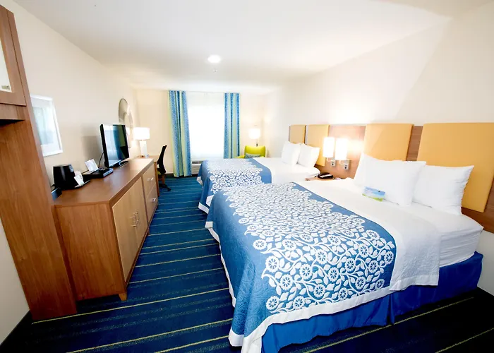 Arya Inn & Suites