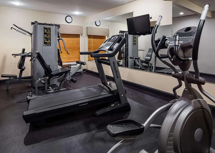 Best Western Plus Kansas City Airport - Kci East