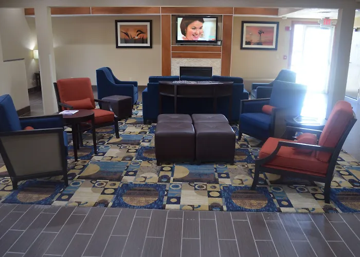 Comfort Inn & Suites Junction City - Near Fort Riley
