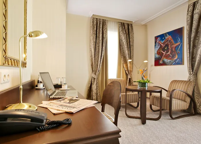 Hotel Devin