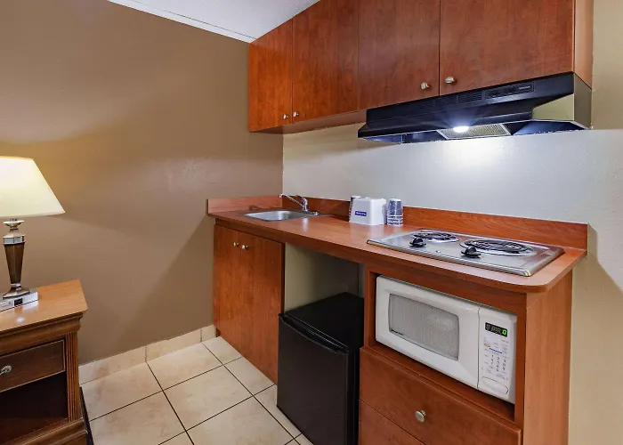 Travelodge By Wyndham Monroe