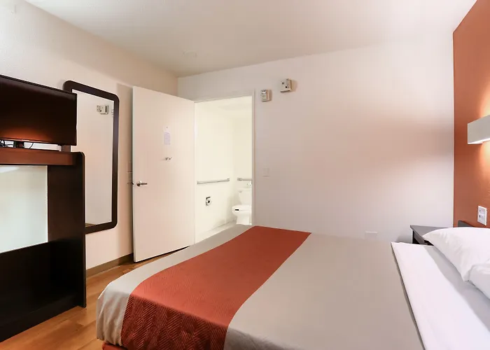 Super 8 By Wyndham Walnut Creek