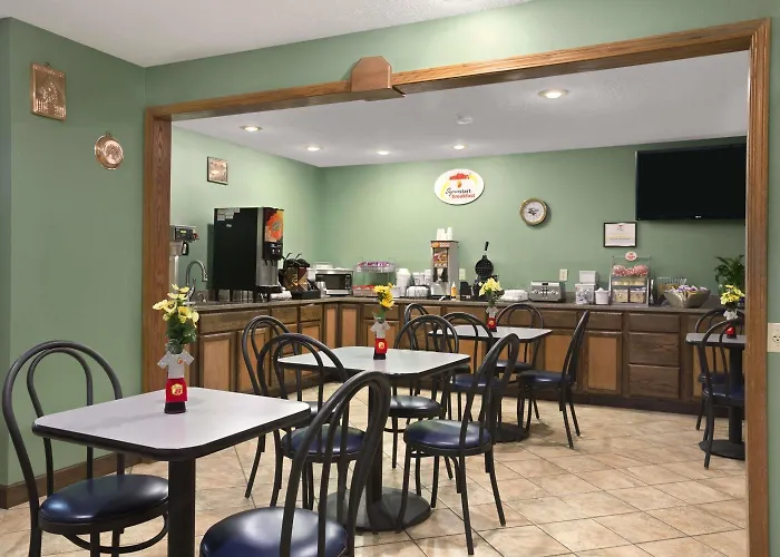 Super 8 By Wyndham Russellville