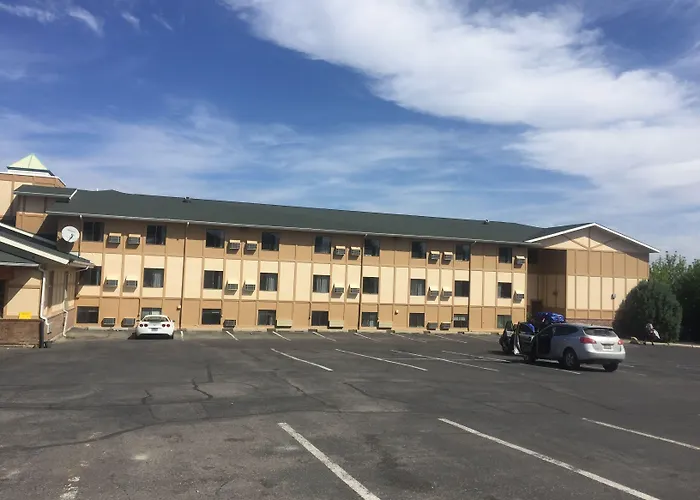 Super 8 By Wyndham Helena