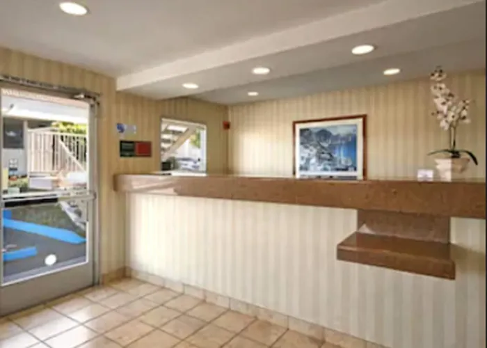 Days Inn By Wyndham San Marcos