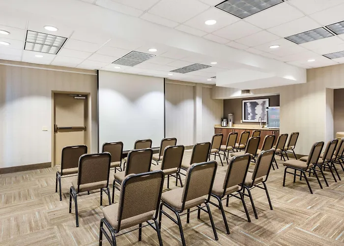Best Western Plus Cotton Tree Inn