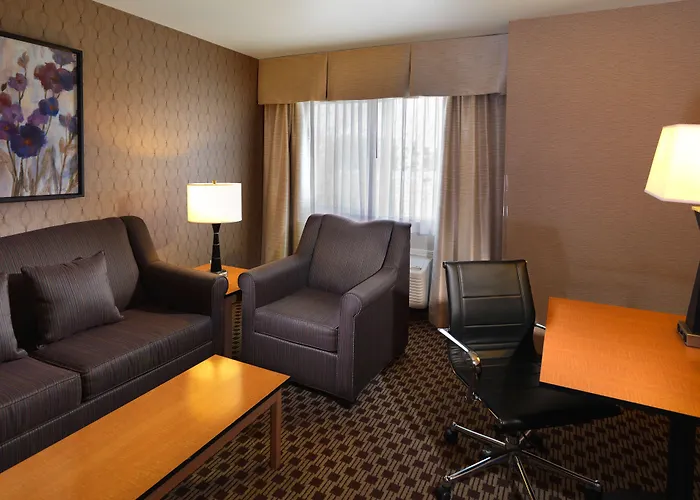 Crystal Inn Hotel & Suites - West Valley City