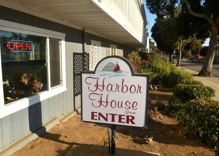 Harbor House Inn
