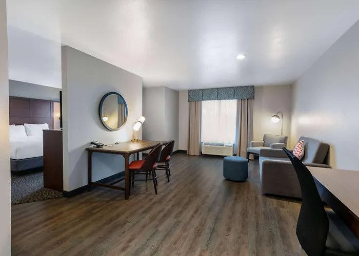 Wingate By Wyndham - Dfw North