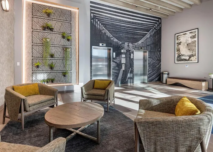 Cambria Hotel Portland Downtown Old Port