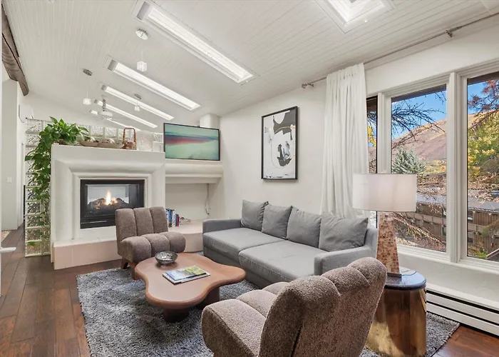 Aspen Stash Pad With Fireplace, Parking, W/D