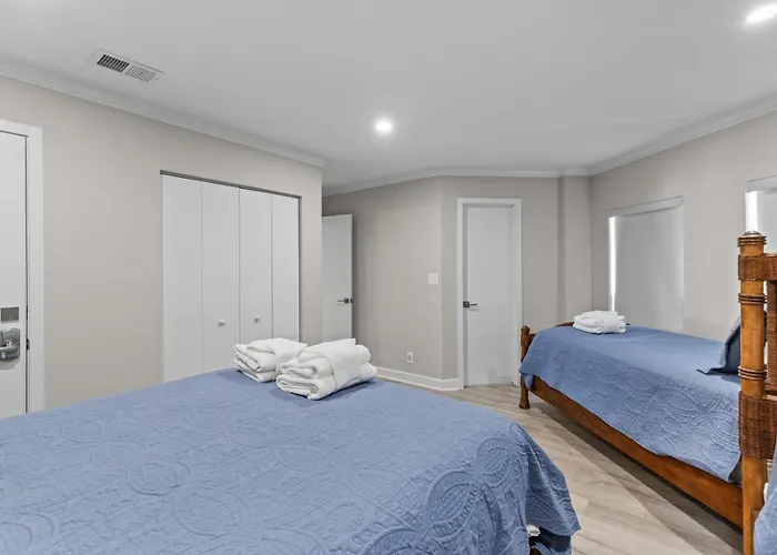 Summer House 204 - Newly Renovated! Ocean View!
