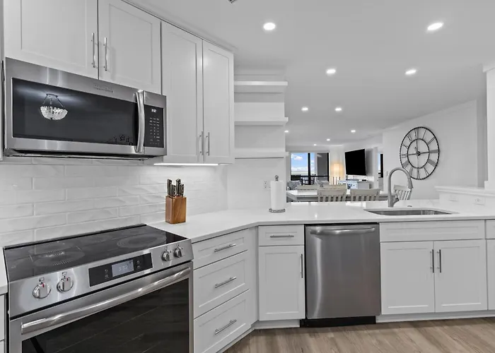 Summer House 202 - 3Br Oceanfront Condo! View!