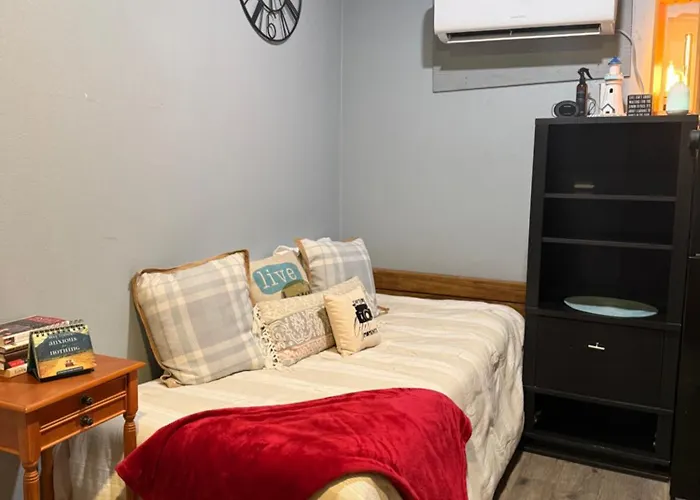 Man Cave Apartment Queen Sz Bed 17 Min From Town