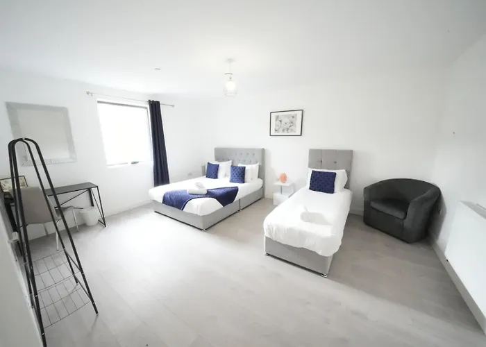 Ealing Broadway Great Stay 7-Minute Walk From The Underground