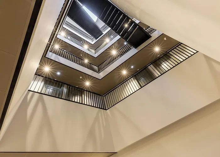 Metzlr House