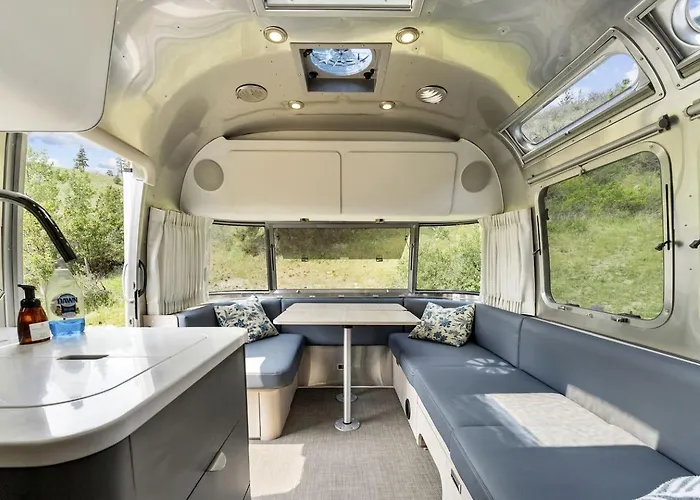 Fully-Equipped Airstream Rental For Glamping In Chelan, Washington