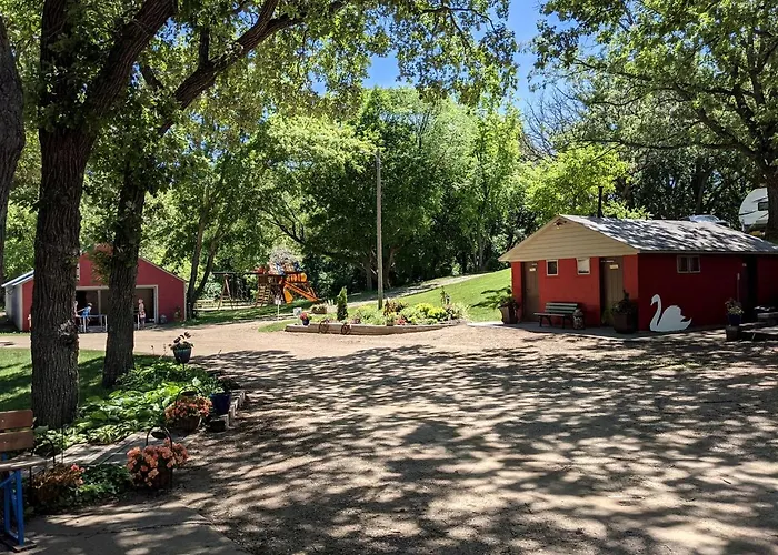Minnesota Glamping Retreat In Lakeside Cabin For 6 In Fergus Falls