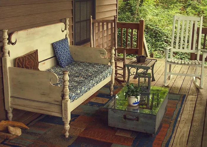 Family-Friendly Cabin Rental With River Views Near Knoxville