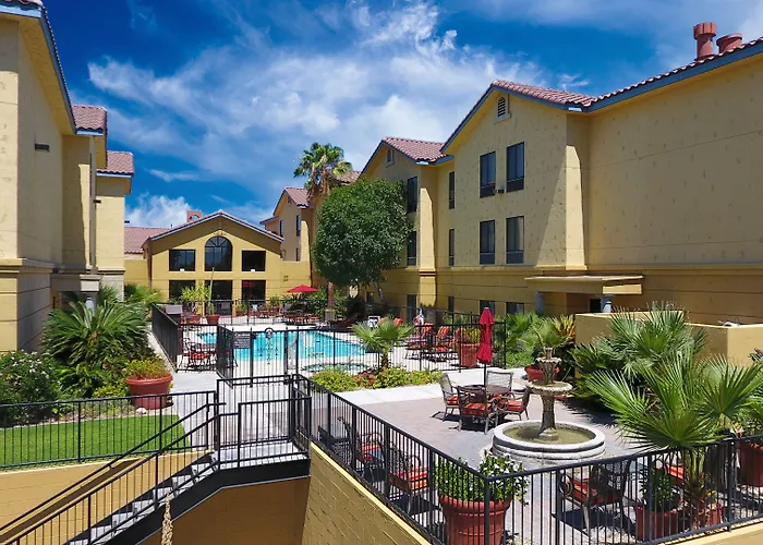 Hampton Inn & Suites Tucson Mall
