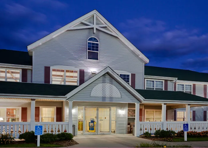 Country Inn & Suites By Radisson, Grinnell, Ia