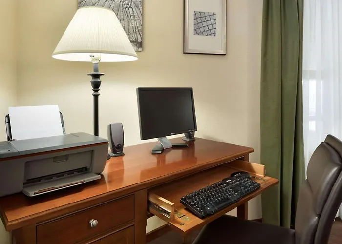Country Inn & Suites By Radisson, Grinnell, Ia