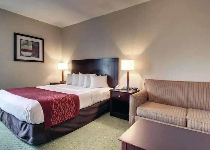Columbia Inn & Suites