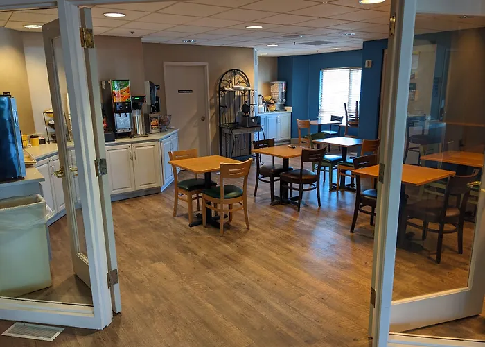 Days Inn By Wyndham Eagan Minnesota Near Mall Of America