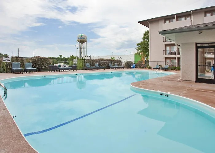 Holiday Inn Express Hotel & Suites Branson 76 Central By Ihg