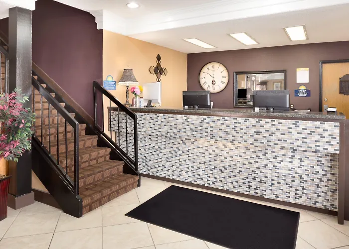 Days Inn By Wyndham Anderson In