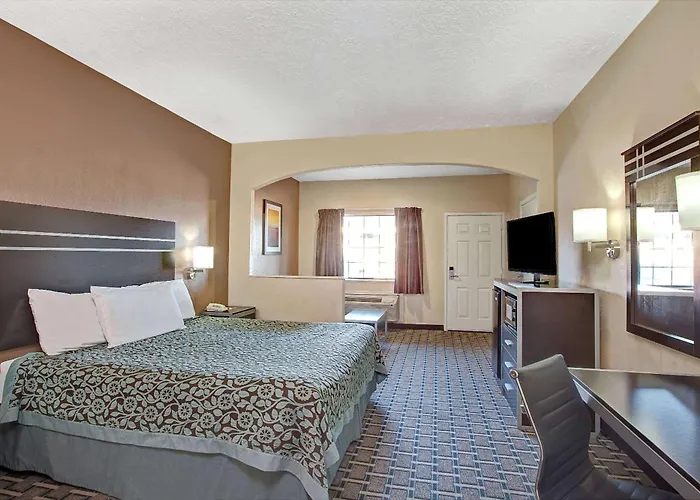 Days Inn & Suites By Wyndham Houston North - Spring