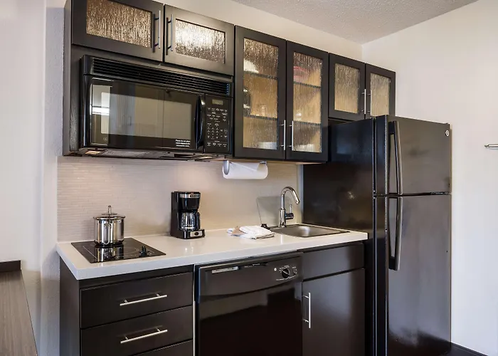 Sonesta Simply Suites Cleveland North Olmsted Airport