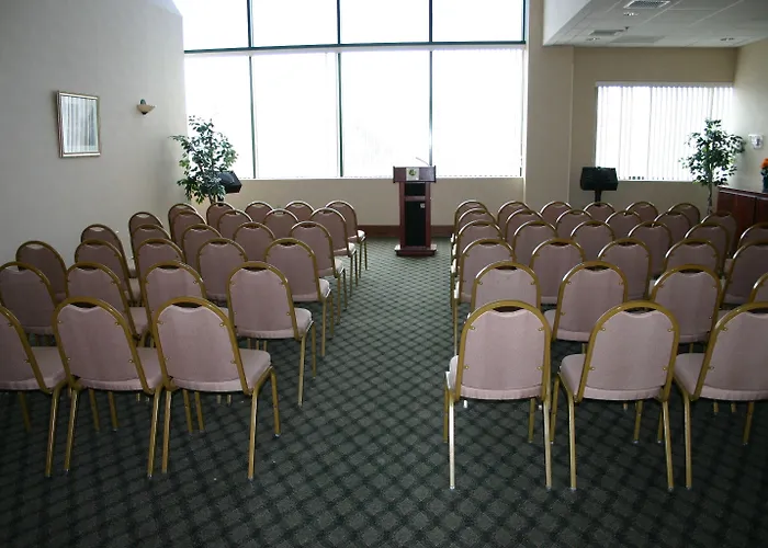 Maron Hotel & Suites