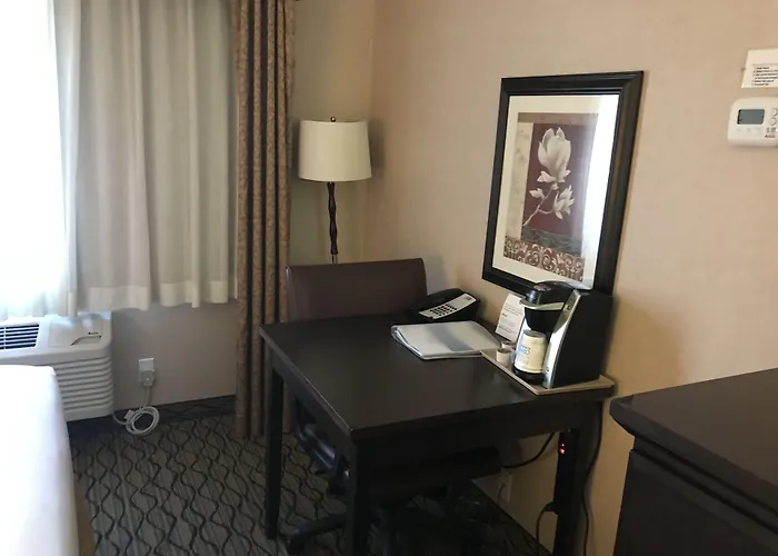 Clarion Pointe Medford
