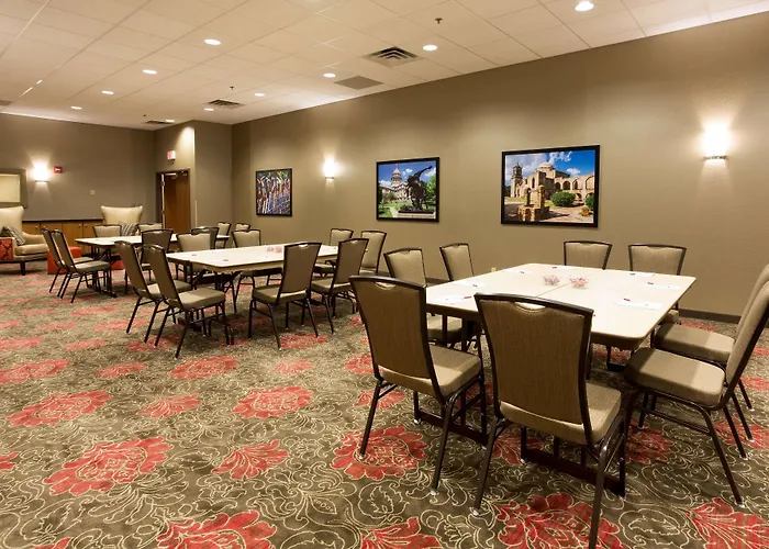 Drury Inn & Suites San Antonio Riverwalk