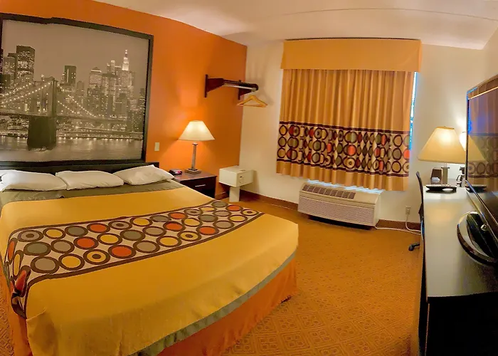 Super 8 By Wyndham Stamford/New York City Area