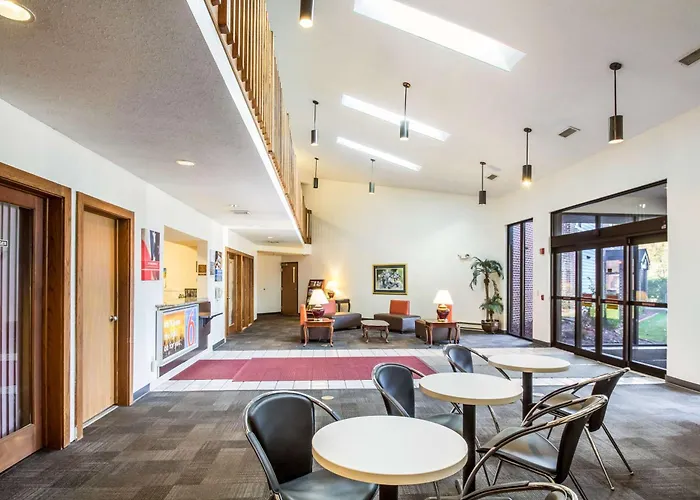 Motel 6-Saukville, Wi