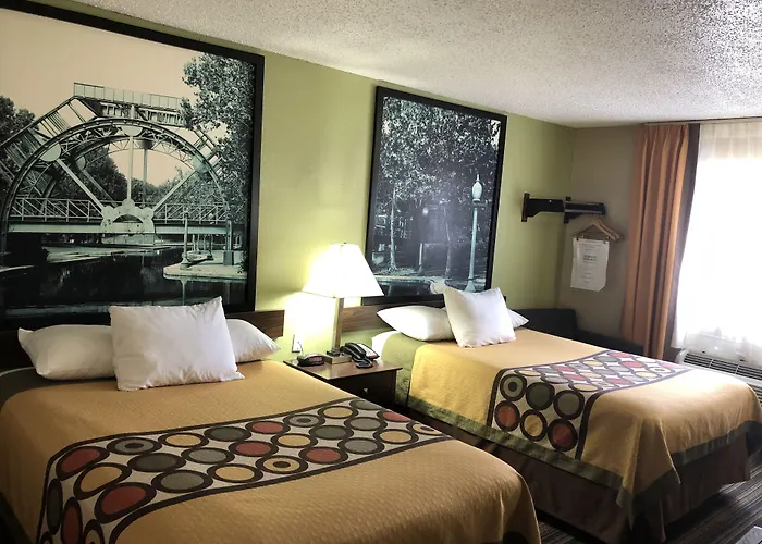 Super 8 By Wyndham Natchitoches
