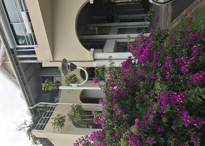 Hotel Saint John Perse