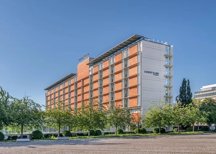 Courtyard By Marriott Linz