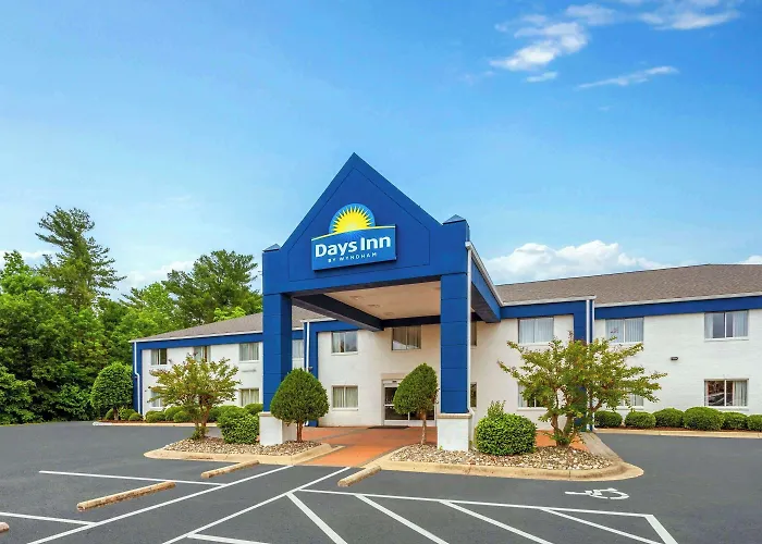 Days Inn & Suites By Wyndham Siler City