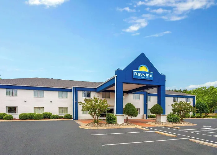 Days Inn & Suites By Wyndham Siler City