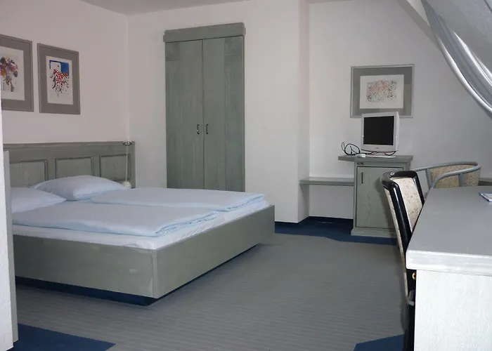 Avenue Hotel