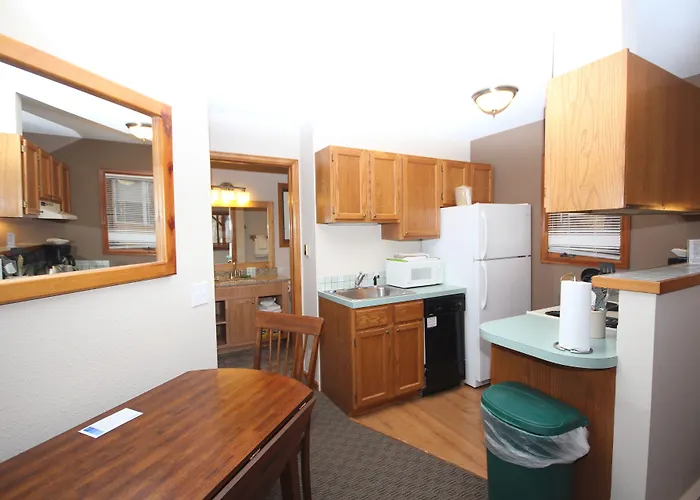 Streamside On Fall River