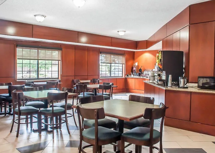 Comfort Inn & Suites Hamburg - Buffalo South