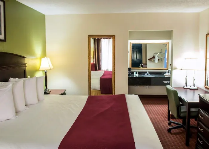 Quality Inn Chipley I-10 At Exit 120