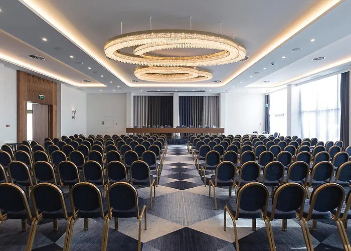 Makedonia Palace