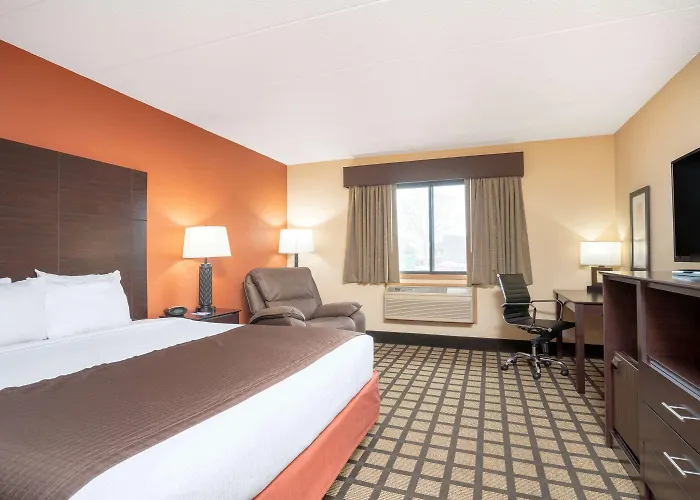 Baymont By Wyndham Lakeville